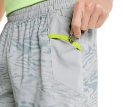 Run Graphic 7'' Short